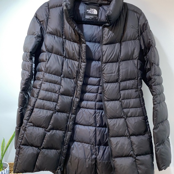 The North Face Women's Black Puffer Jacket - Picture 1 of 2